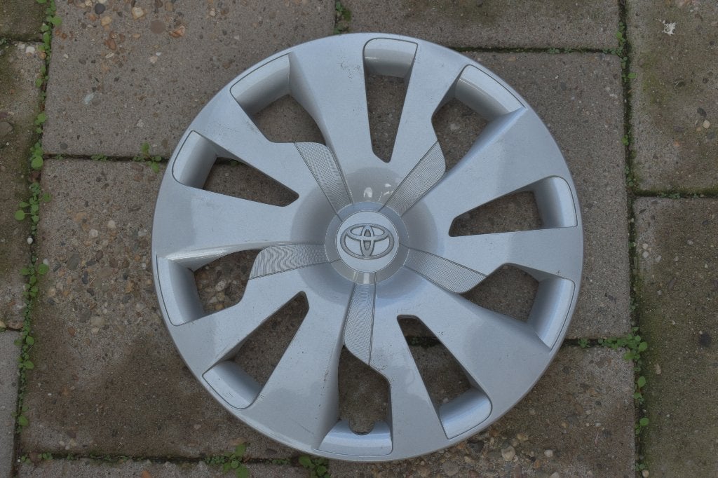 1 losse originele wieldop Toyota Yaris 15 inch (Model 3), Ophalen of Verzenden, Gebruikt
