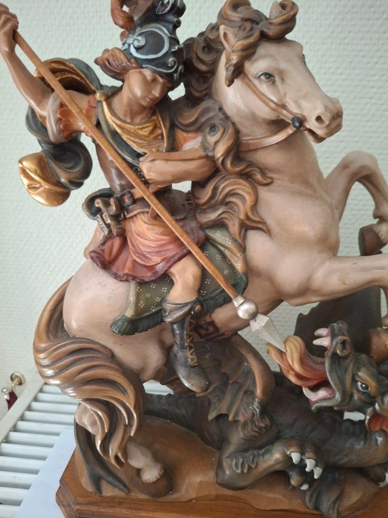 Uniek houtsnijwerk: Sint Joris de drakendoder - Zwarte Woud, Antiek en Kunst, Ophalen of Verzenden