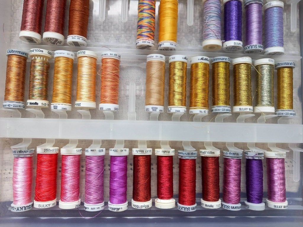 klossen mettler en gutermann naai of borduur garen in koffer, Ophalen of Verzenden, Zo goed als nieuw, Garen of Naald(en)