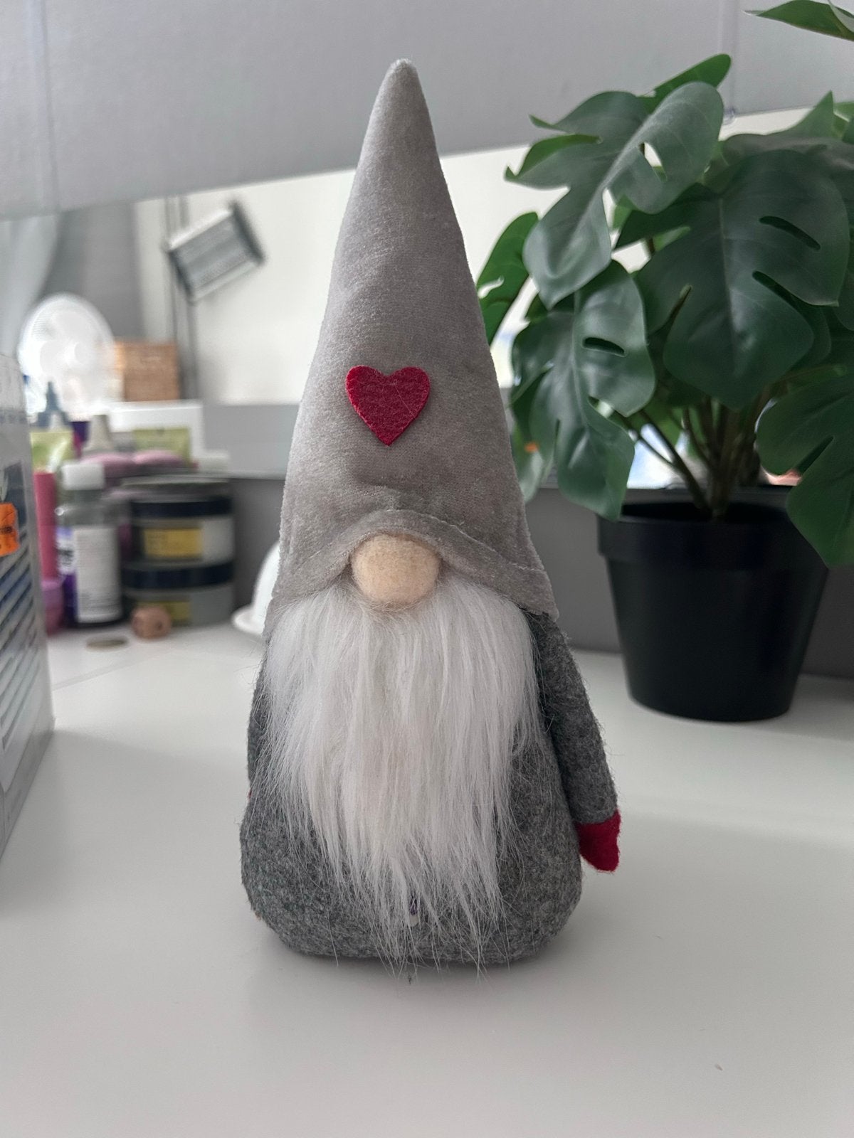 Leuke decoratieve kabouter met hartje, Ophalen, Grijs, Textiel, Landelijk