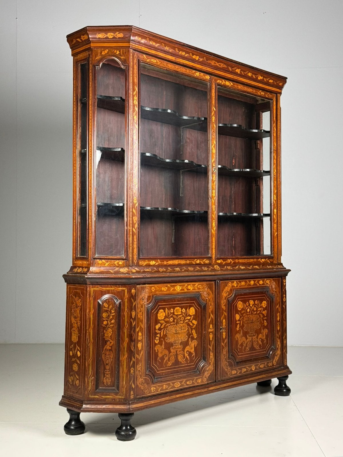 Hollands Marqueterie kabinet, Ophalen
