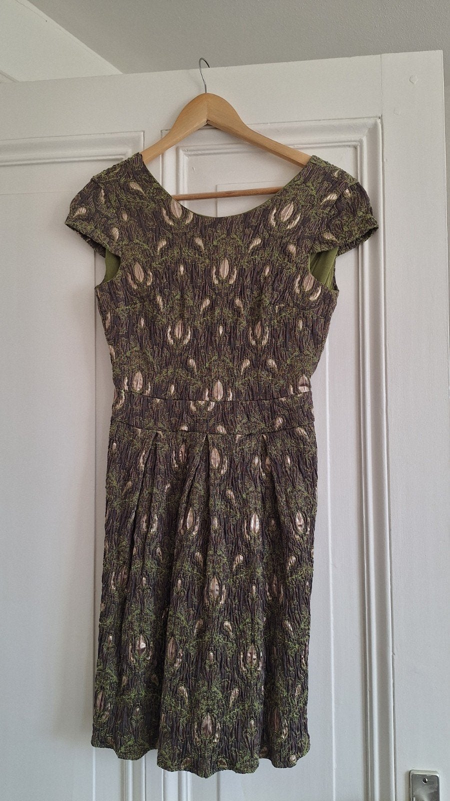 Vintage Brokaat Cocktailjurk - Olijfgroen & Goud, Ophalen of Verzenden, Zo goed als nieuw, Vintage, Maat 36 (S)