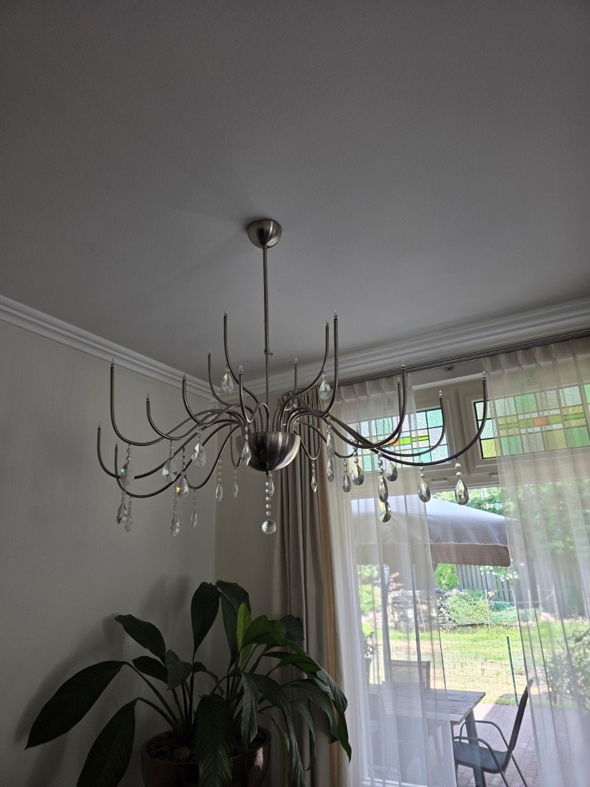 Moderne kroonluchter met kristallen hangers, Ophalen, Overige fittingen, Zo goed als nieuw, Glas