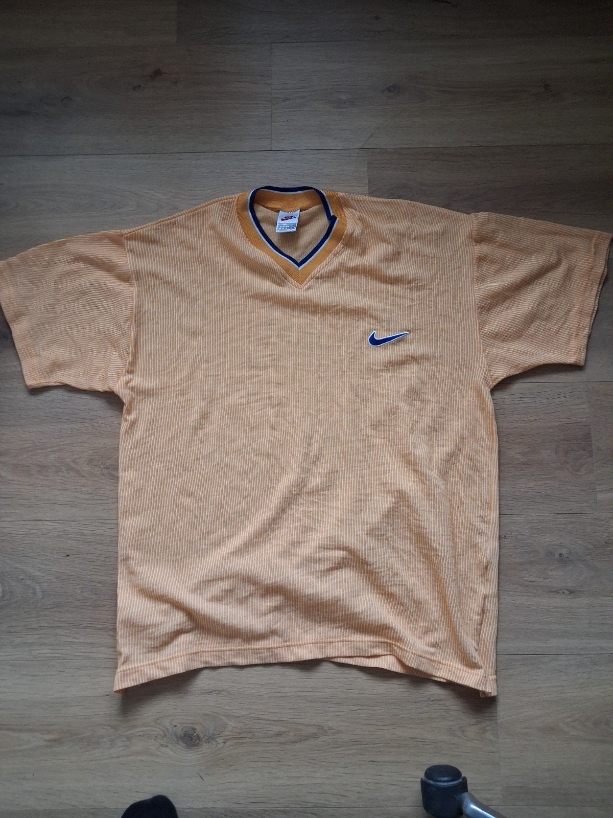 Vintage Nike T-shirt jaren '90 - Oranje met streepjes, Kleding | Heren, T-shirts, Maat 52/54 (L), Nike, Oranje, Ophalen of Verzenden