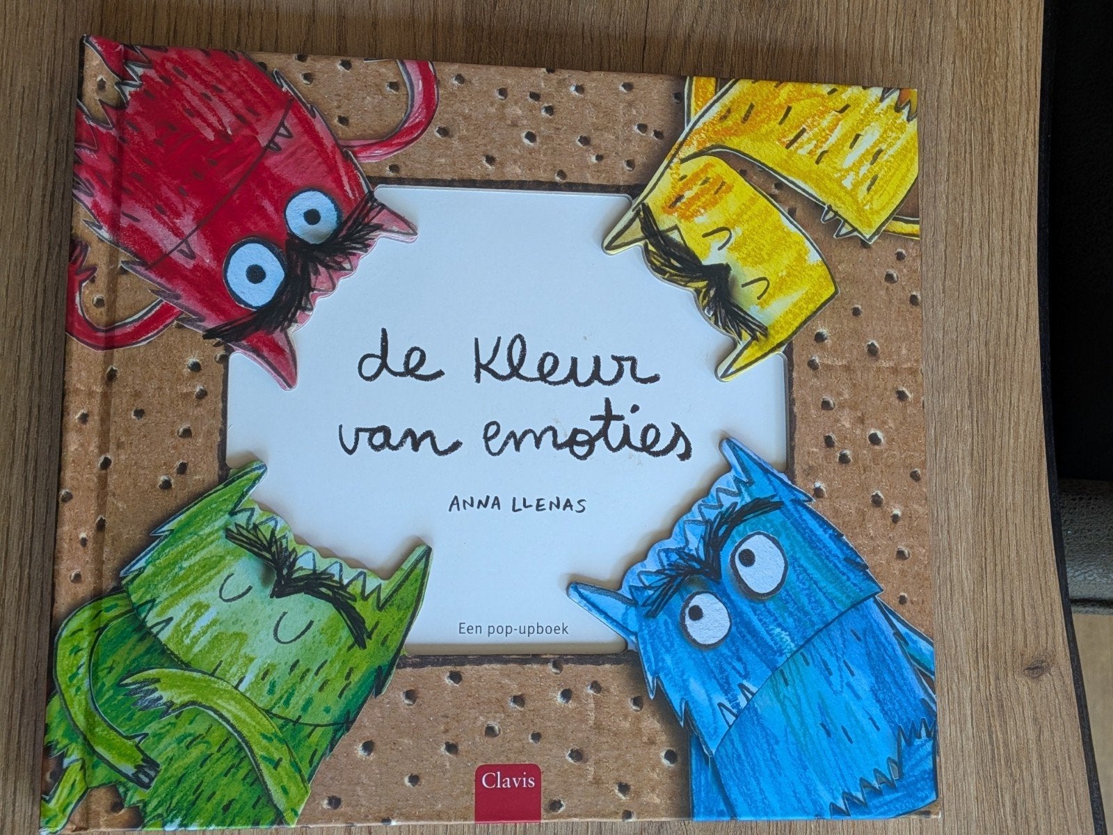 Nieuw pop-up boek: De kleur van emoties - Anna Llenas, Ophalen of Verzenden, Nieuw, Anna Llenas, Uitklap-, Voel- of Ontdekboek