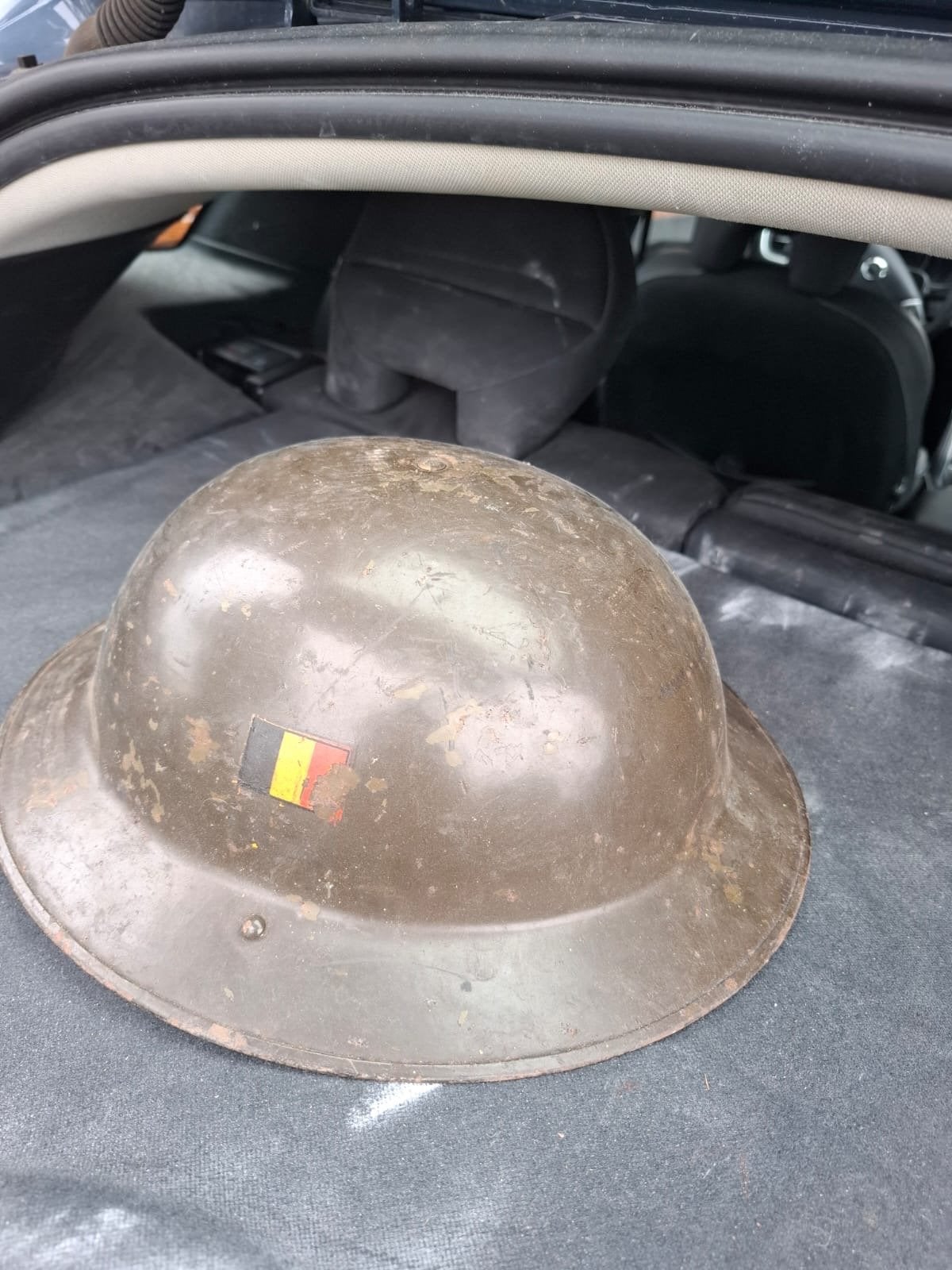 Vintage Belgische Legerhelm - WOII Collectie, Verzamelen, Ophalen of Verzenden, Landmacht, Overige gebieden, Helm of Baret