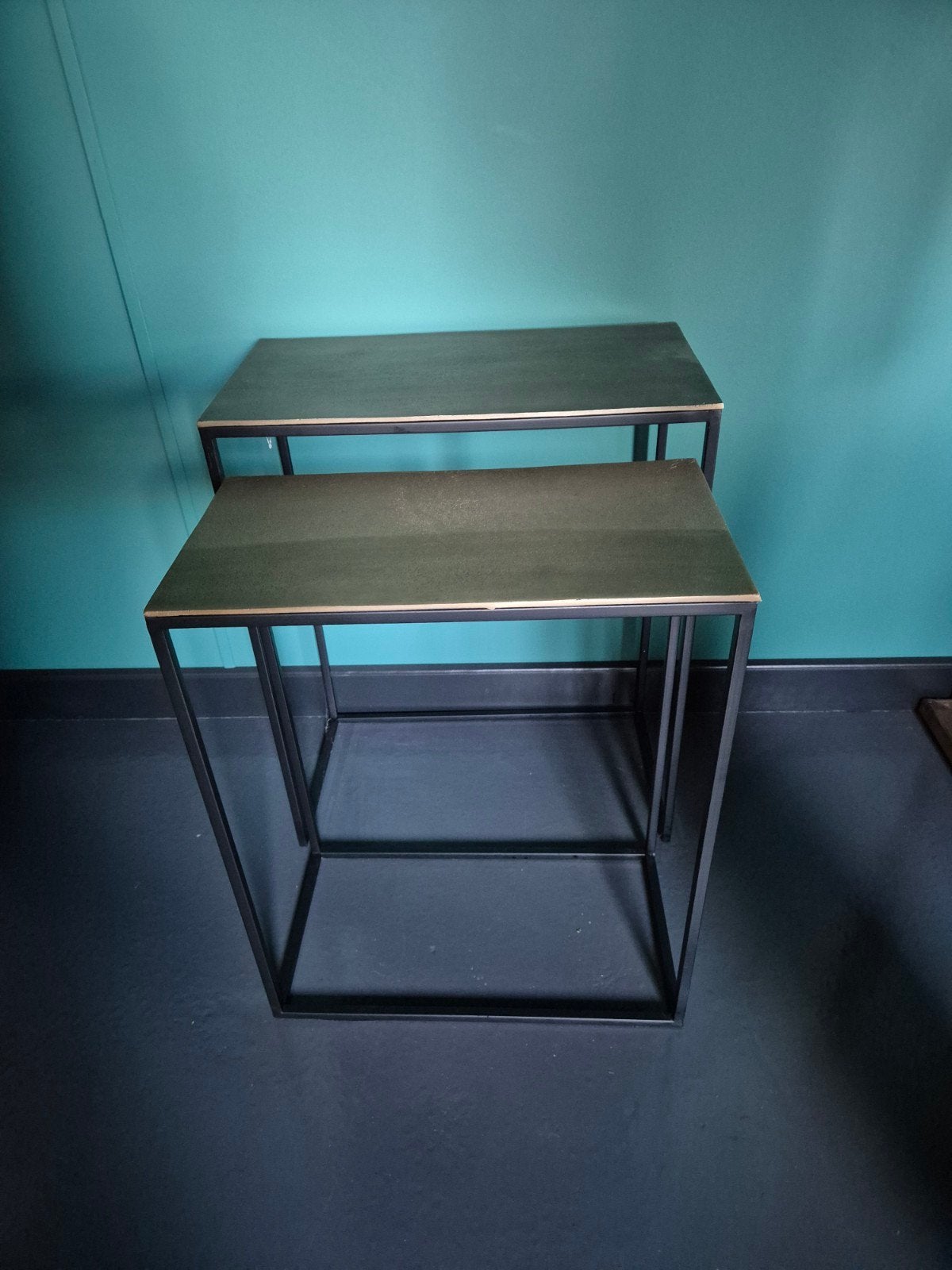 Set van 2 design bijzettafels - Koper/Goudkleurig & Zwart, Ophalen, Minder dan 55 cm, Metaal of Aluminium, Zo goed als nieuw