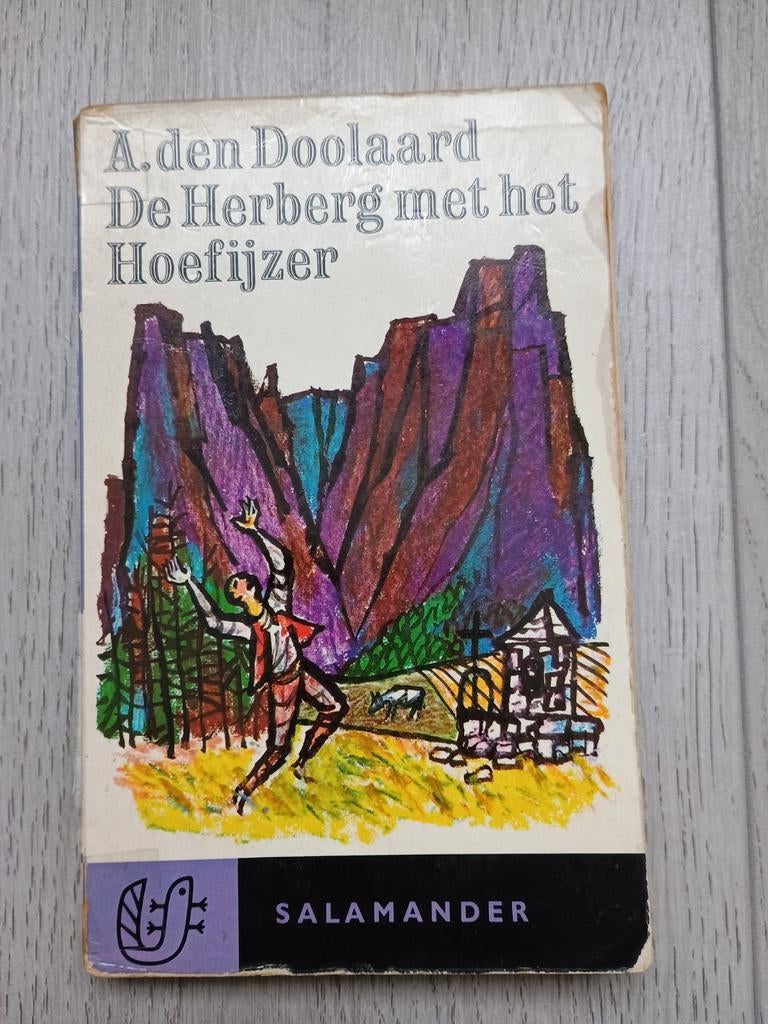 Herberg met het Hoefijzer - A. den Doolaard (Salamander), Boeken, Romans, Gelezen, Nederland, Ophalen of Verzenden