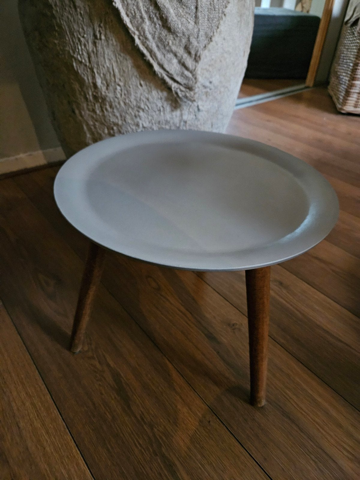 Bijzettafel op houten pootjes - tafel - tafeltje, Huis en Inrichting, Ophalen, Minder dan 45 cm, Minder dan 55 cm, Rond