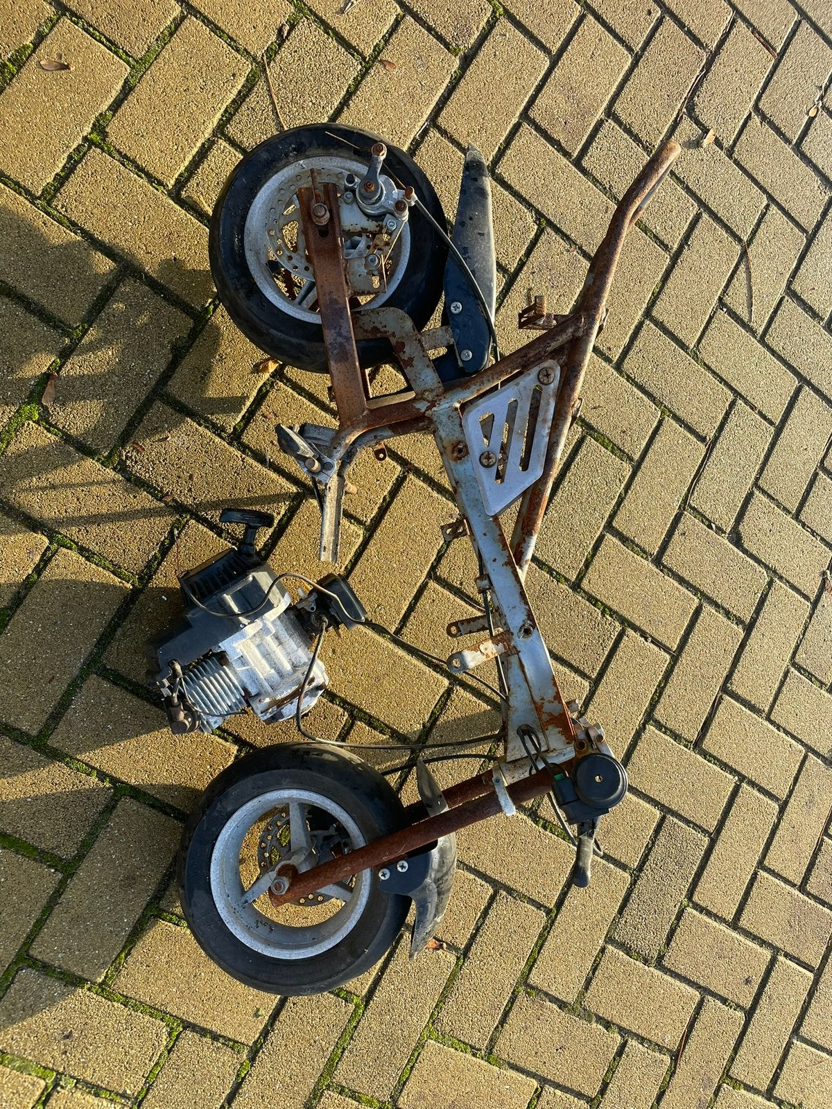 Minibike werking onbekend - project, Ophalen of Verzenden, Zo goed als nieuw, Overige typen