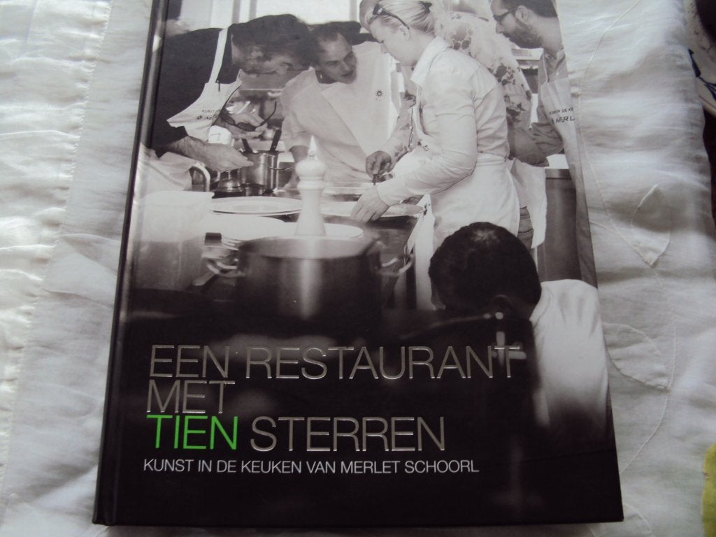 Een restaurant met tien sterren, Ophalen of Verzenden, Zo goed als nieuw, Europa, Ronald Giphart