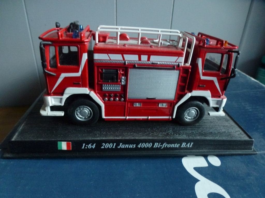 MAN Brandweerauto 2001 1:64 metaal, Overige merken, Groter dan 1:32, Nieuw, Ophalen of Verzenden
