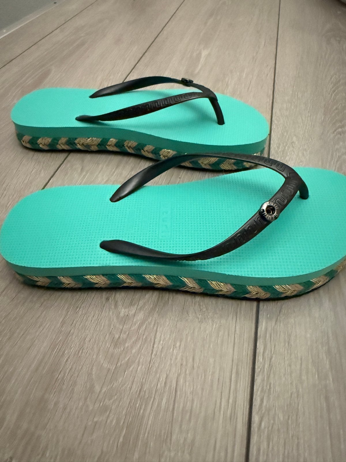 Uzurii Slippers - nieuw, Ophalen of Verzenden, Nieuw, Overige kleuren, Slippers