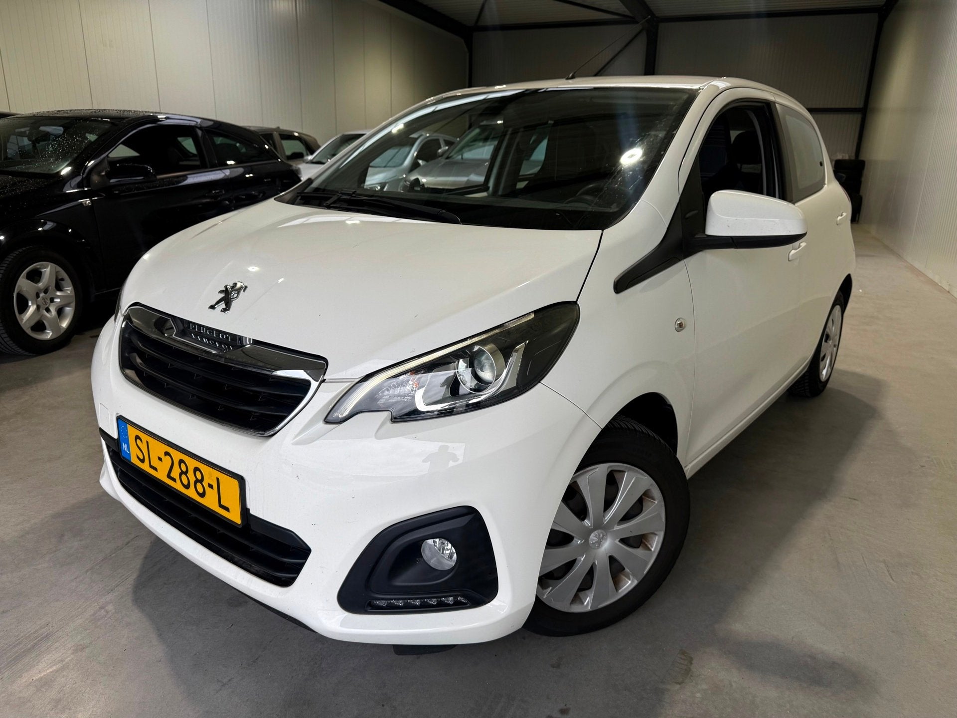 Peugeot 108 1.0 e-VTi Active volledig dealer onderhouden, Auto's, Voorwielaandrijving, Dealer onderhouden, Stof, Gebruikt
