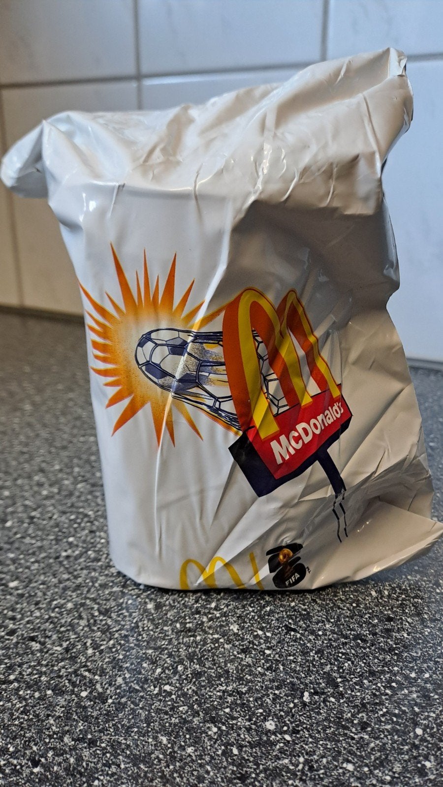 McDonald's WK verzamelbeker ongeopend, Nieuw, McDonald's, McDonald's Corporation, 2915 Jorie Blvd, Oak Brook, IL 60523, USA, Contact@mcdonalds.com