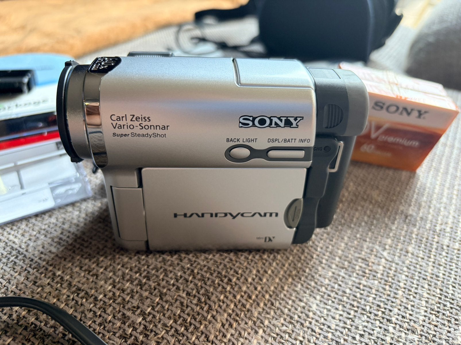 Sony’s Handycam DCR-HC14E MiniDV Incl. 2 nieuwe MiniDV tapes, Audio, Tv en Foto, Videocamera's Digitaal, Canon, 20x of meer, Ophalen of Verzenden