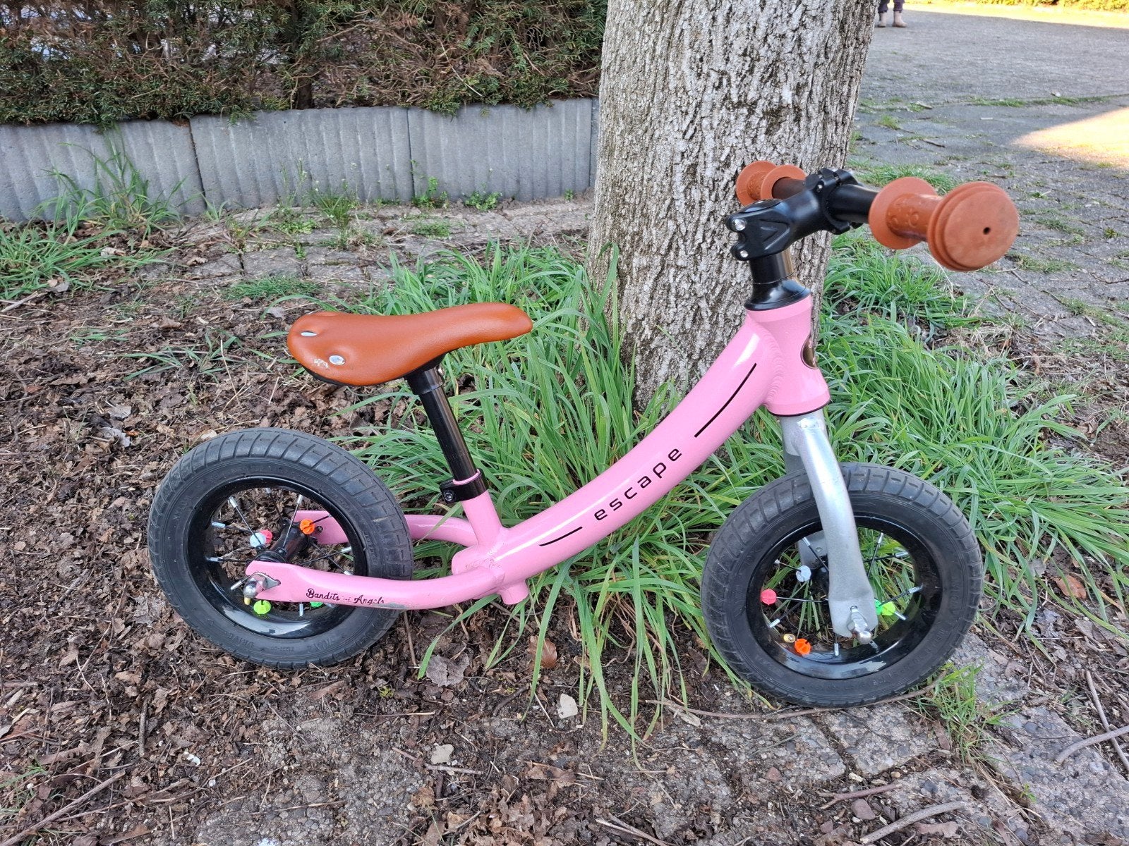 Roze Escape loopfiets voor kinderen, Fietsen en Brommers, Fietsen | Kinderfietsjes, Ophalen of Verzenden, Zo goed als nieuw, Minder dan 16 inch