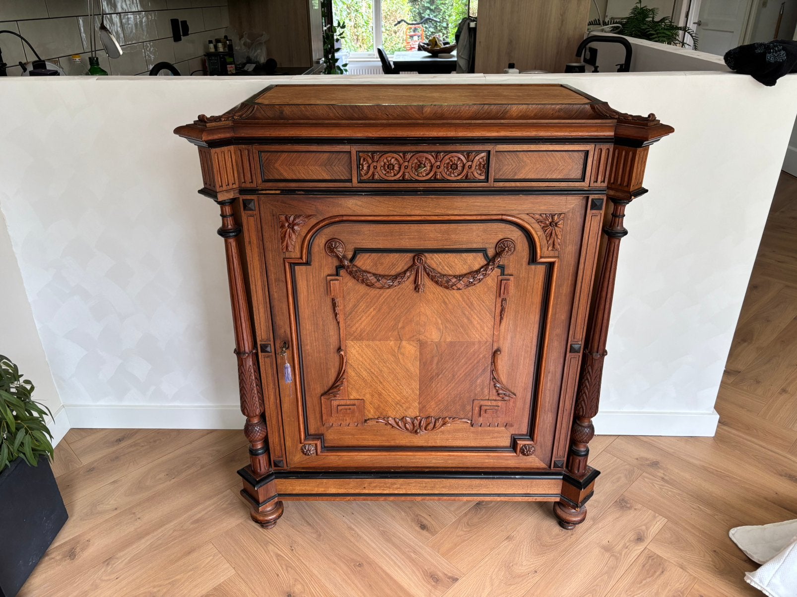 Antieke neo-renaissance buffetkast/dressoir (ca. 1890–1900), Ophalen