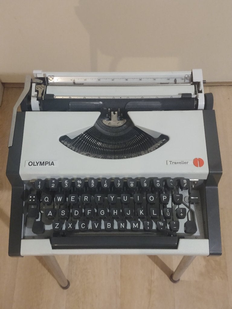 olympia traveller typemachine in koffer, Diversen, Typemachines, Ophalen of Verzenden, Gebruikt