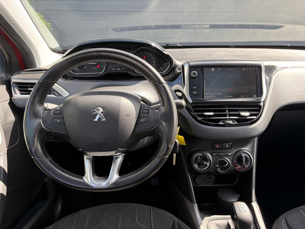 Peugeot 2008 1.2 PureTech Blue Lion 110pk,Carplay,Trekhaak,P, Voorwielaandrijving, Stof, Euro 6, Origineel Nederlands