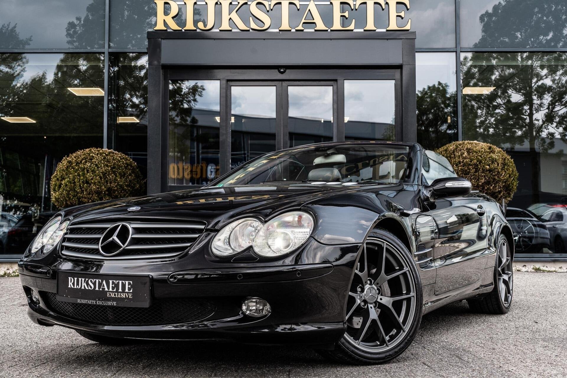 Mercedes SL-klasse SL350 Cabriolet AMG|LEDER|MEMORY|19'', Auto's, Mercedes-Benz, Automaat, Achterwielaandrijving, Gebruikt, Zwart