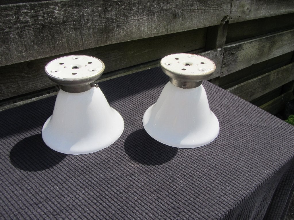 2 SUPER MOOIE KLEINE GISPEN PLAFONNIERES ( TULP ), Ophalen, Gebruikt