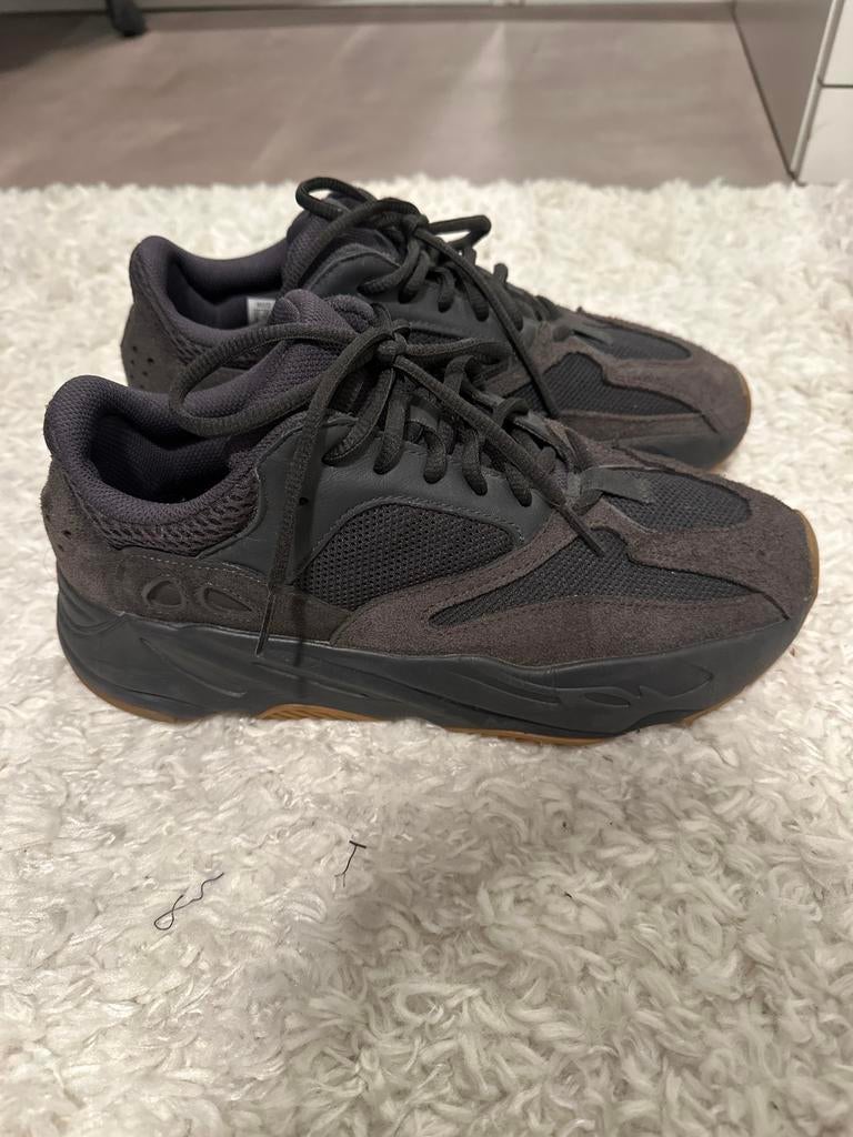 Yeezy Boost 700 maat 41 1/3, Ophalen, Zo goed als nieuw, Overige kleuren, Sneakers of Gympen