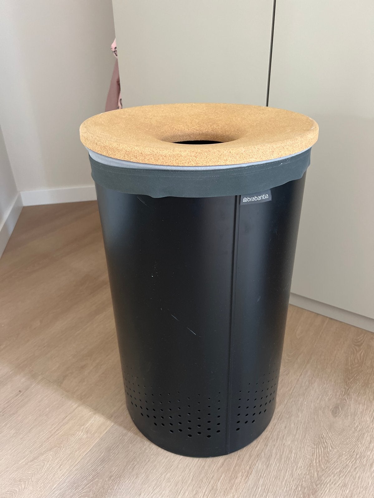 Brabantia wasmand met kurken deksel 60L, Ophalen, Gebruikt, Zwart
