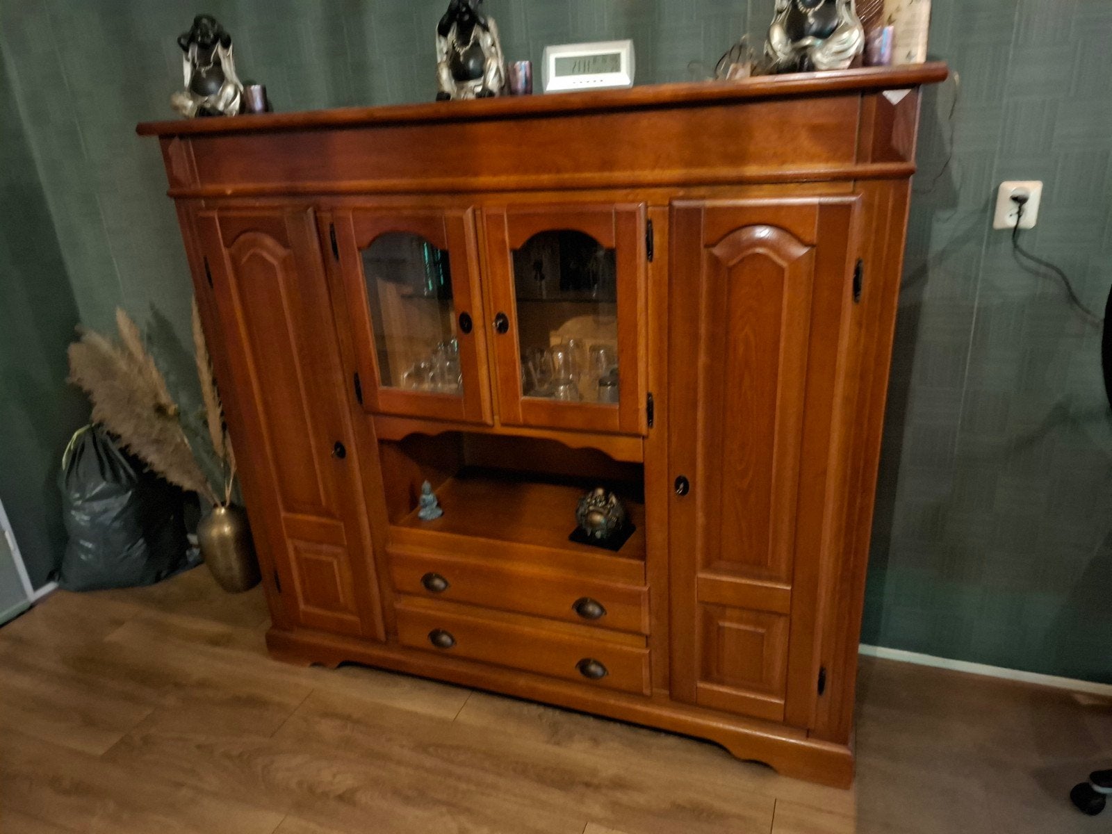 Massief houten dressoir met vitrinekast en lades, Gebruikt, Met deur(en), 150 tot 200 cm, Ophalen of Verzenden