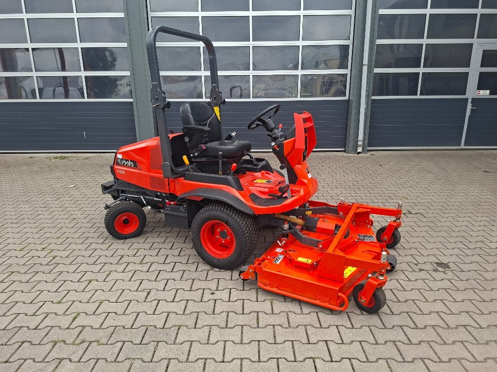 Kubota F 251E maaier, Tuin en Terras, Zitmaaiers, Zo goed als nieuw, 120 cm of meer, Elektrische starter, Ophalen