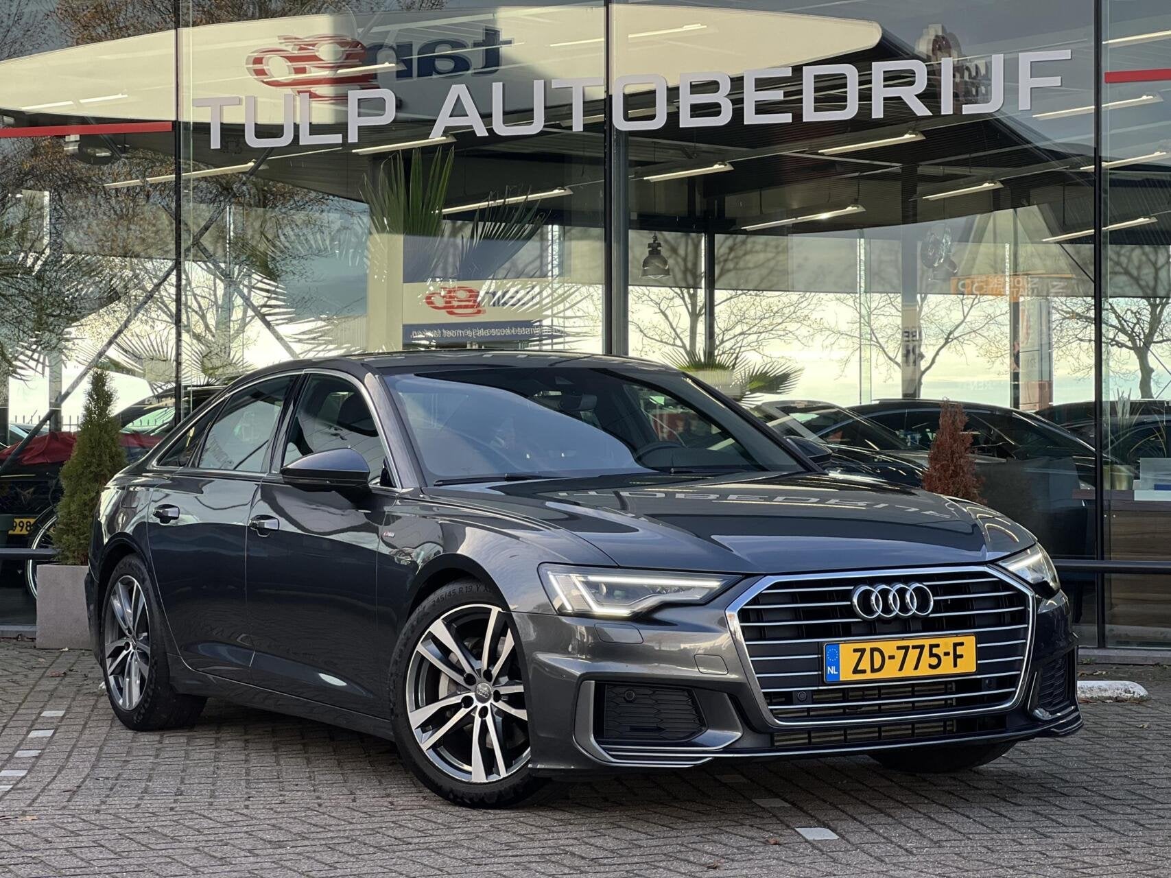 Audi A6 Limousine 45 TFSI Sport S line edition NAP NL AUTO, Auto's, Dealer onderhouden, Gebruikt, 4 cilinders, Leder en Stof