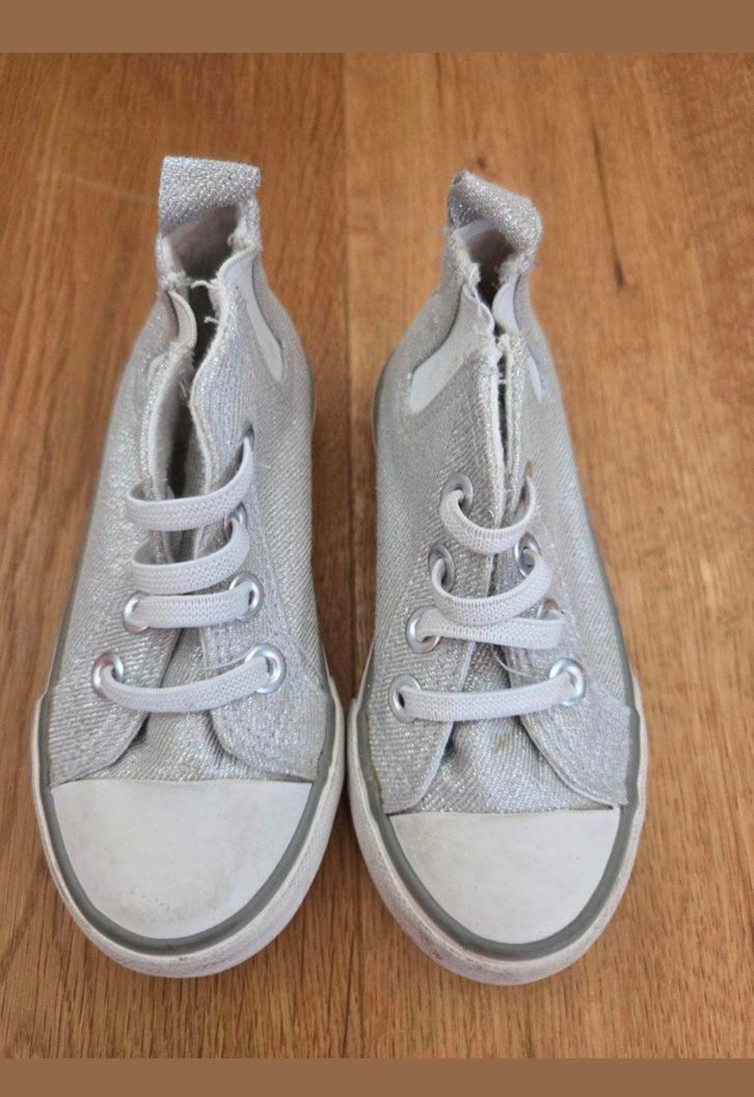 Primark Sneakers Maat 22 - zilver/glitter, Kinderen en Baby's, Kinderkleding | Schoenen en Sokken, Gebruikt, Jongen of Meisje