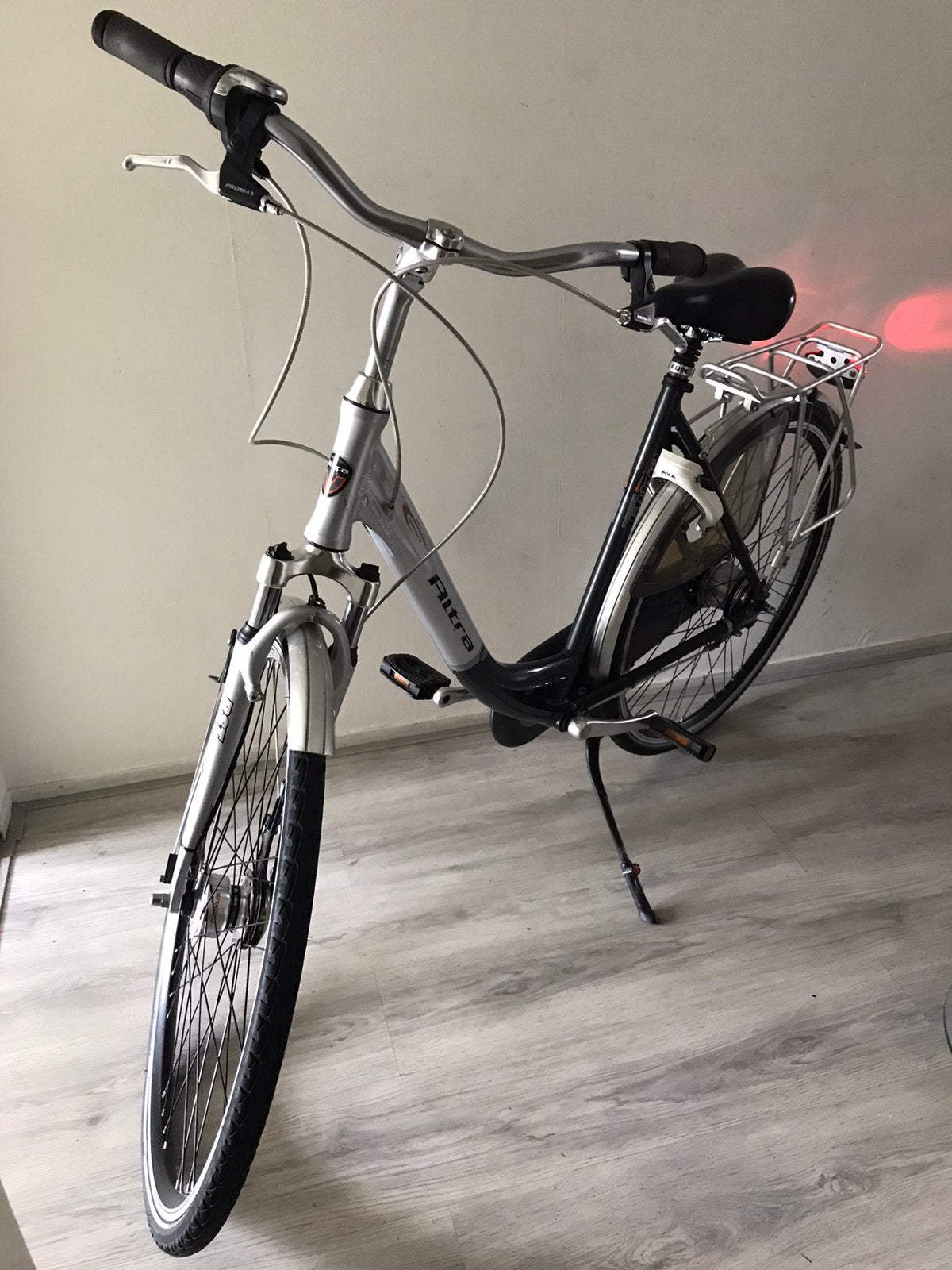 Fietsen 28 inch wielen, Ophalen, Zo goed als nieuw, Overige merken