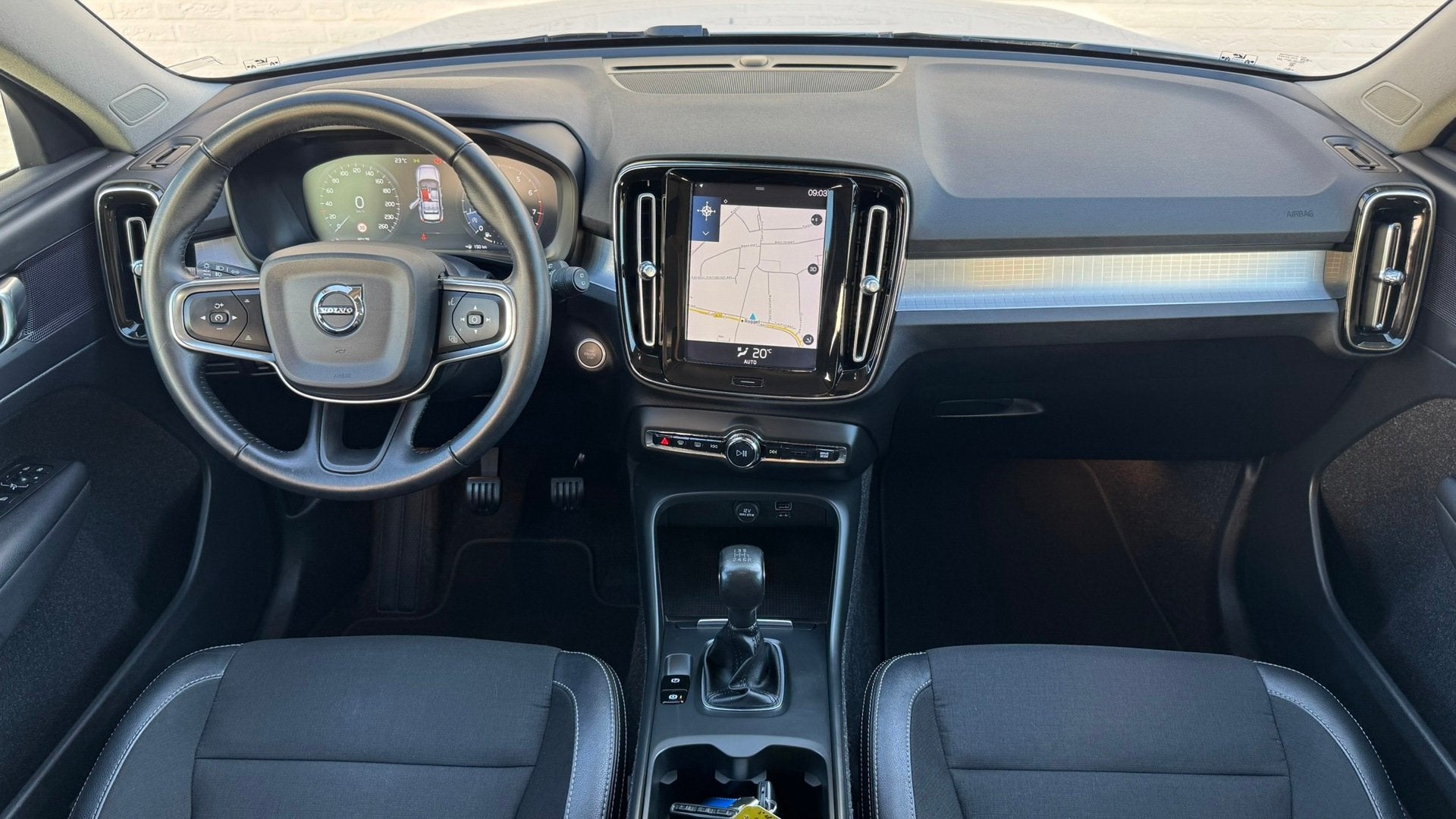 Volvo XC40 1.5 T3 Inscription Camera Adaptive cruise Carplay, Voorwielaandrijving, Gebruikt, Automatische klimaatregeling, Leder en Stof