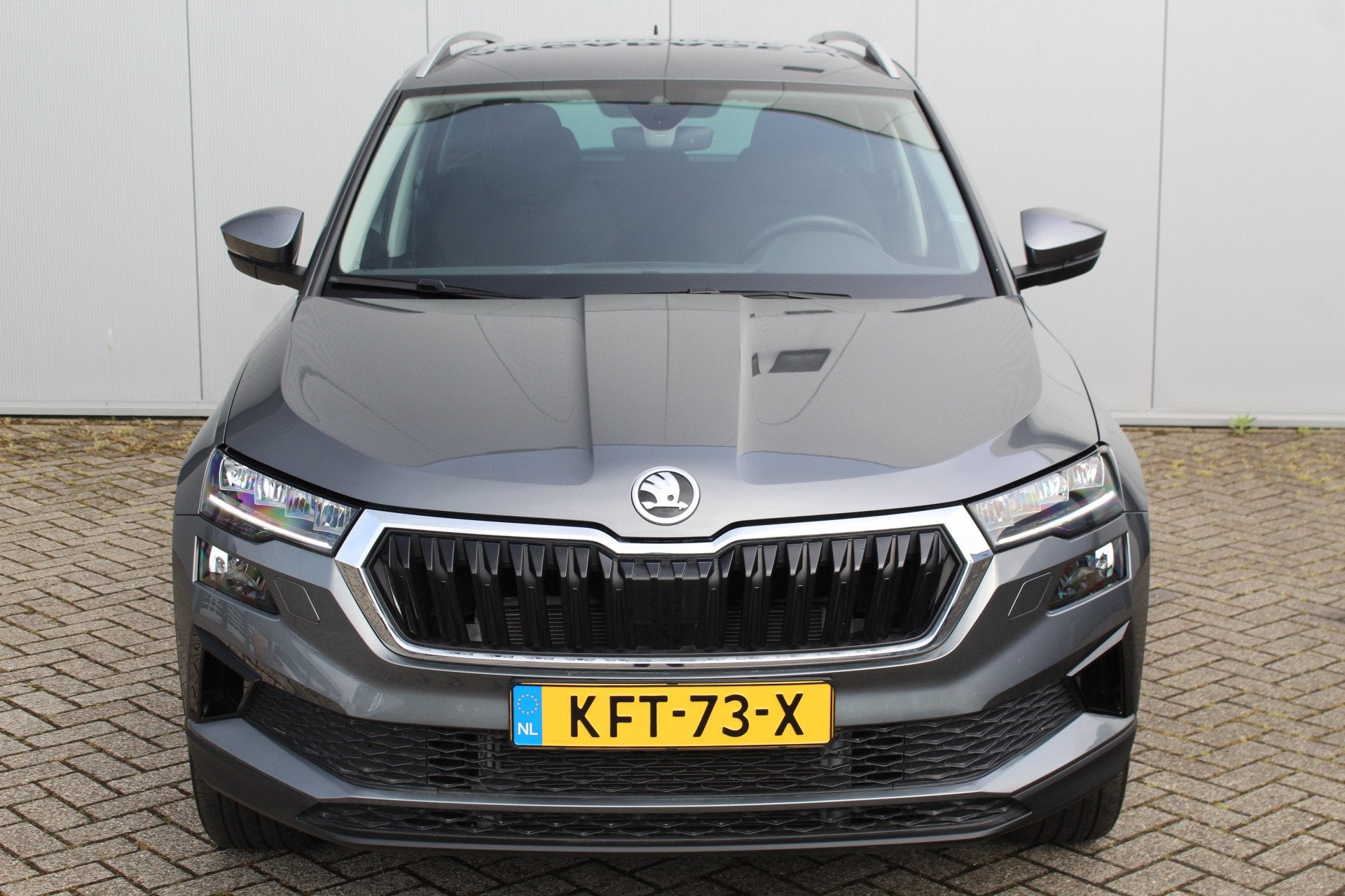 Skoda Karoq 1.5-150pk 'Selection' DSG-AUTOMAAT ! Fijne comfo, Auto's, Stof, Zwart, 4 cilinders, 1317 kg
