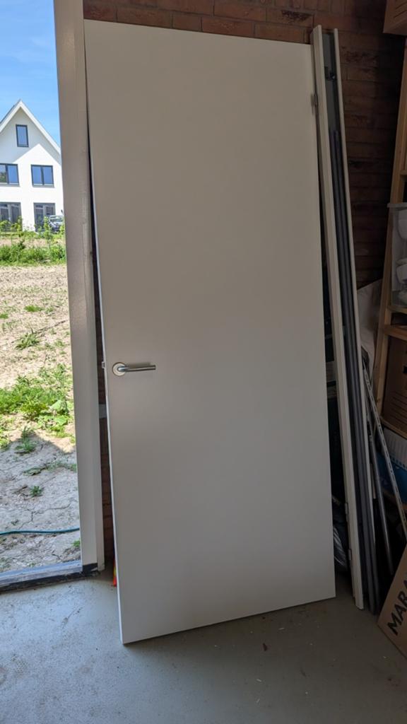 Berkvens Witte stompe binnendeur met deurbeslag en kozijn, Doe-het-zelf en Verbouw, Deuren en Horren, Ophalen, 80 tot 100 cm, Binnendeur