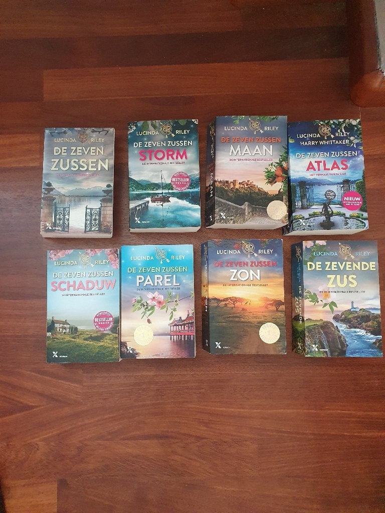 De complete serie DE  ZEVEN  ZUSSEN  van  Lucinda Riley, Boeken, Romans, Ophalen of Verzenden, Zo goed als nieuw