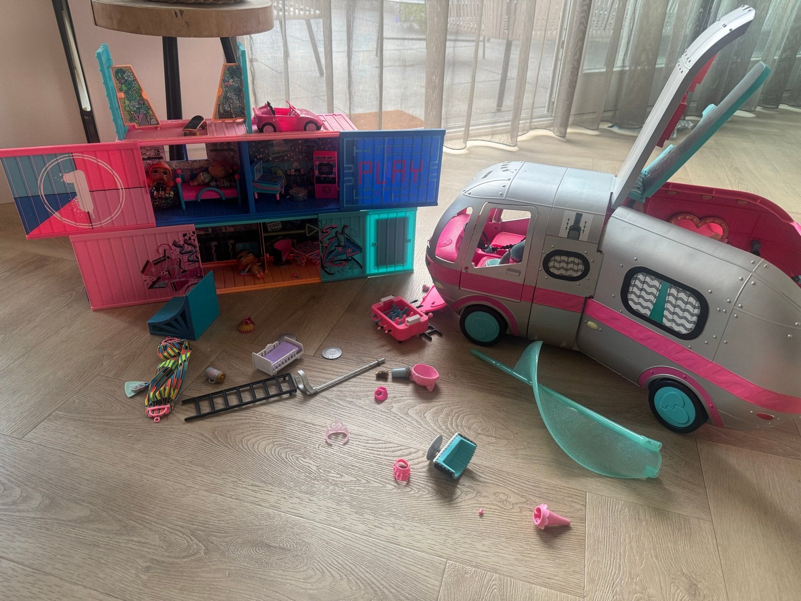 L.O.L. Surprise! 2-in-1 Glamper Fashion Camper met Huis, Kinderen en Baby's, Speelgoed | Overig, Ophalen, Gebruikt, Meisje