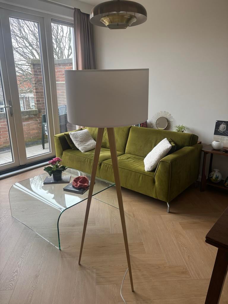 Zuiver Tripod vloerlamp, Huis en Inrichting, Lampen | Vloerlampen, Ophalen, Gebruikt, Hout, 100 tot 150 cm