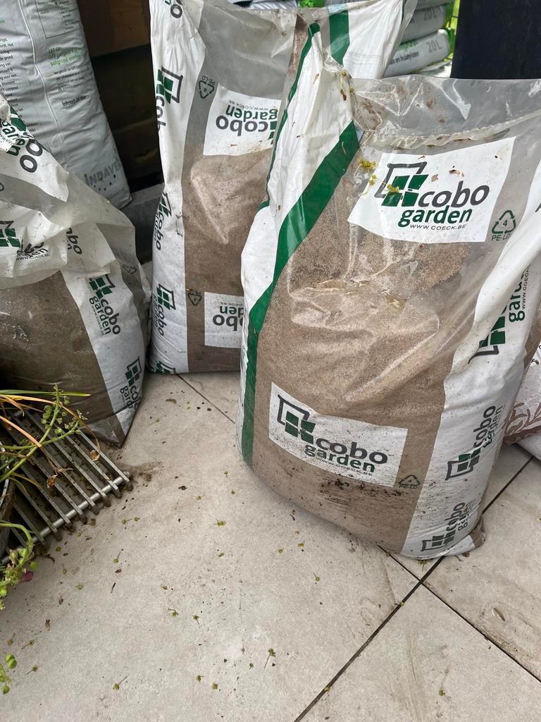 2,5 zakken ophoogzand 25 kg per zak- Cobo Garden, Ophalen of Verzenden, Nieuw, Ophoogzand