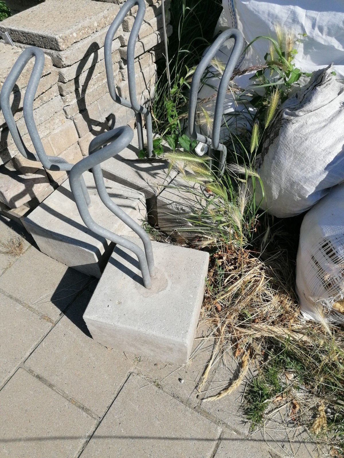 Fietsenrek met betonnen voet - 4 stuks, Ophalen, Gebruikt