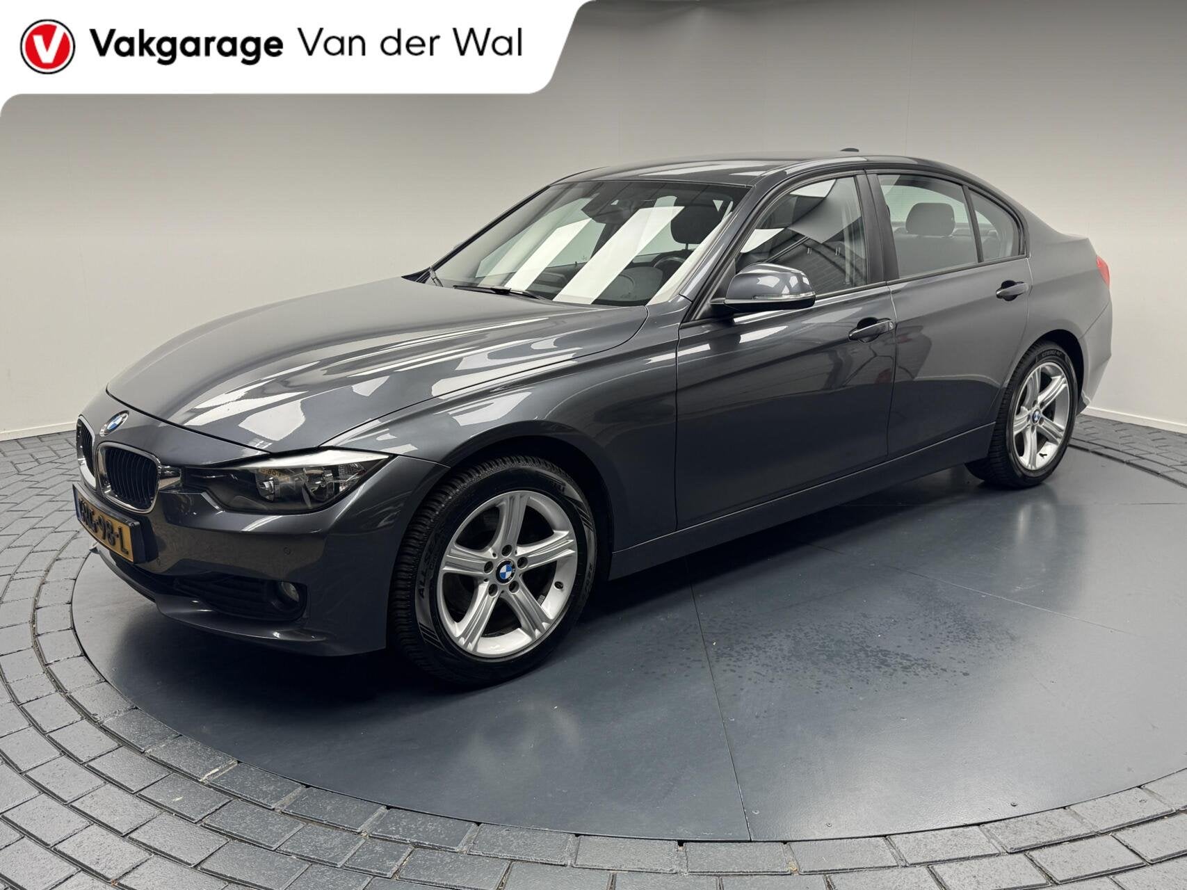 BMW 3-serie 316i Trekhaak-Clima-Cr.contr-Stoelverwarming-Par, Auto's, 1360 kg, Gebruikt, 4 cilinders, Met garantie (alle)