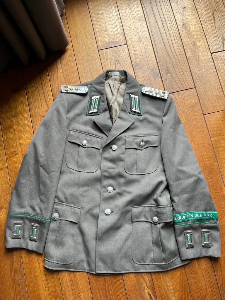 DDR NVA Grenztruppen officier parade uniform 1974, Verzamelen, Militaria | Algemeen, Ophalen of Verzenden, Landmacht, Duitsland