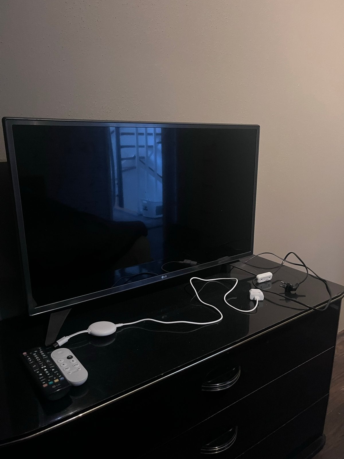 LG 32LH530V TV met Chromecast en 2 afstandsbedieningen, Ophalen, 50 Hz, 80 tot 100 cm, Full HD (1080p)