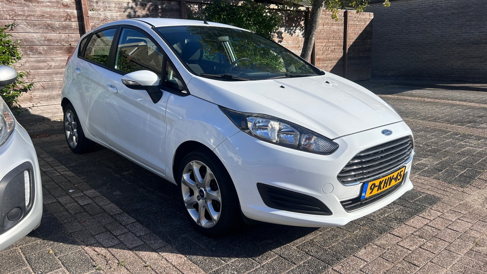 Ford Fiësta 1.0 48KW/65PK 5D 2013 Wit, Auto's, 525 kg, Origineel Nederlands, Handgeschakeld, Particulier