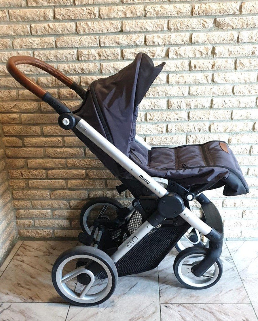 Mutsy Evo Urban Nomad Dark Grey Combiwagen met Reiswieg, Ophalen