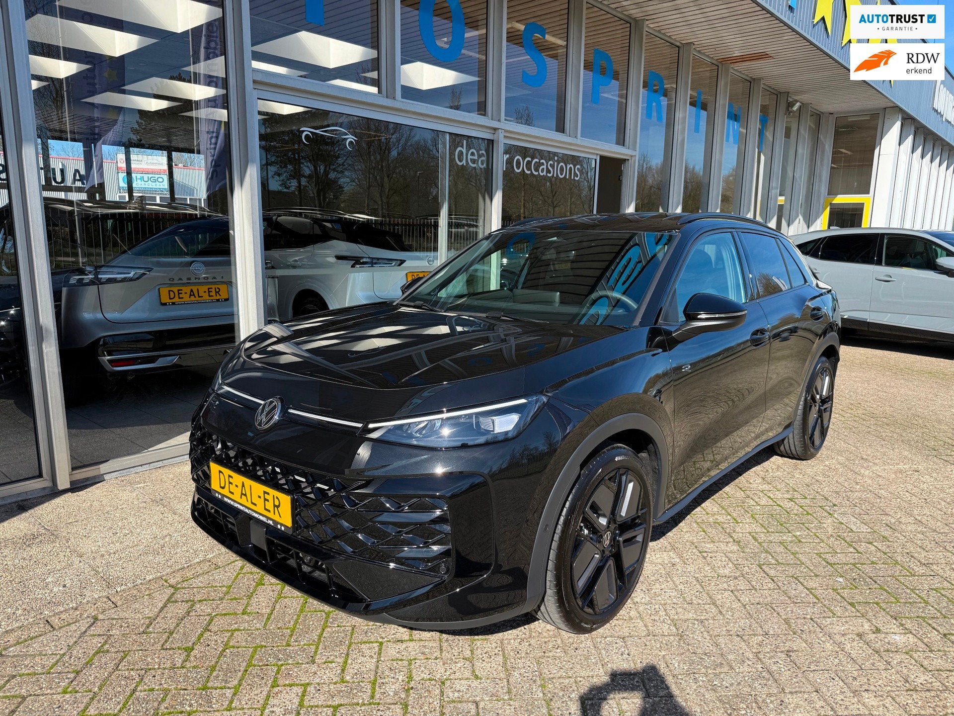 Volkswagen T-Roc 1.5 TSI MILD HYBRID R-Line 150PK / ACHTERUI, Auto's, Volkswagen, 1258 kg, Zwart, 4 cilinders, Leder en Stof