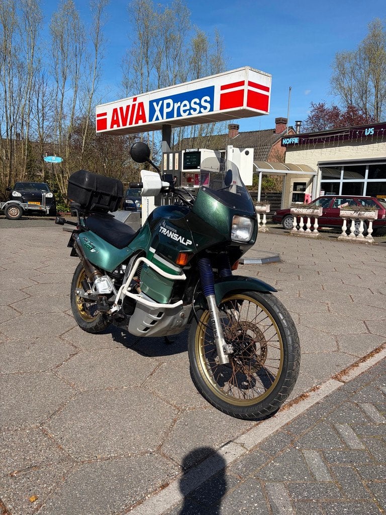 Honda All-Road XL 600 V Transalp *Met karakter!, Motoren, Motoren | Honda, Rijksstraatweg 248
3634AN  Loenersloot, NL, 583 cc
