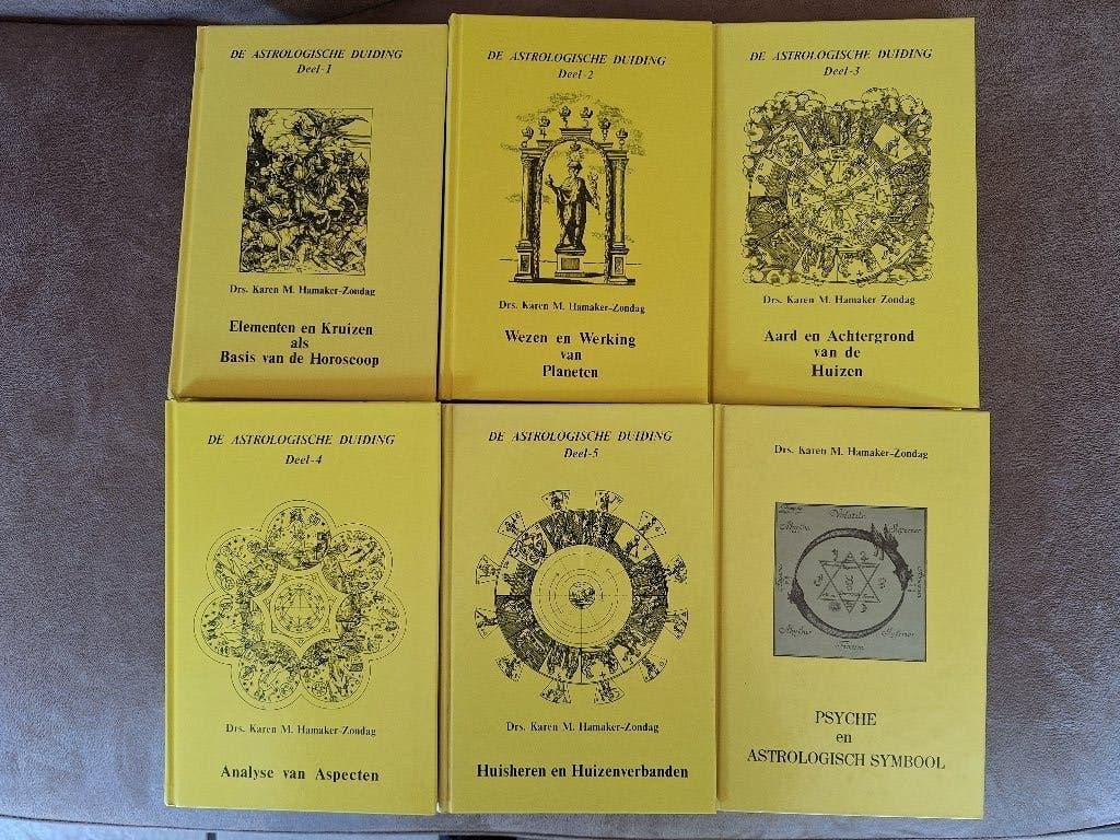 Karen Hamaker Zondag 7 boeken, Boeken, Ophalen of Verzenden, Gelezen, Astrologie, Overige typen