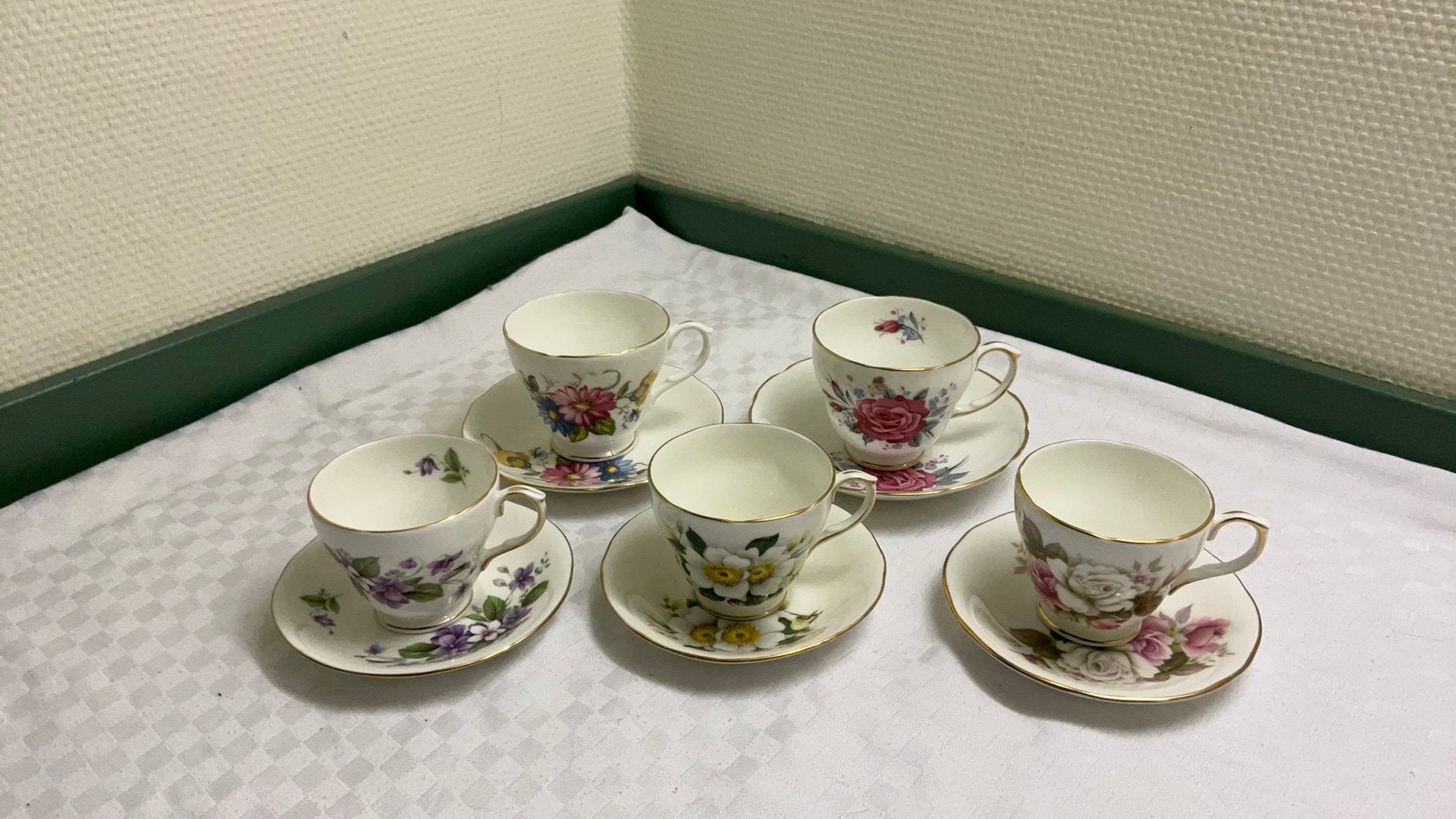 Duchess, engelse kopjes, bloemen, brocante, Ophalen of Verzenden